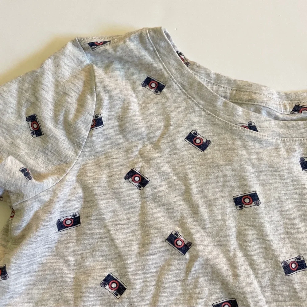 Old Navy tee